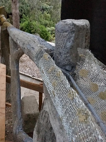 rebar and mesh for faux bois repair