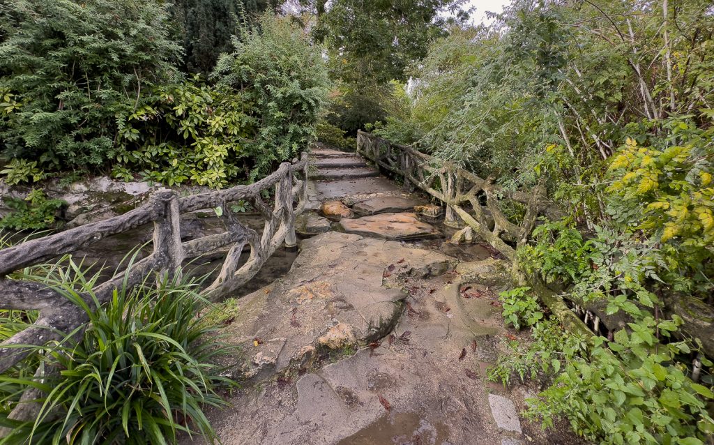 A faux bois walkway at Parc Montsouris